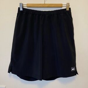 REI Co-op Men’s Lined Active Shorts 8” in Black Sz Small